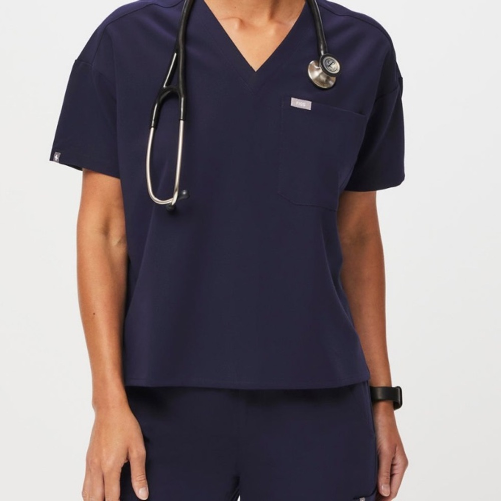 Relaxed Caterina One Pocket Scrub Too